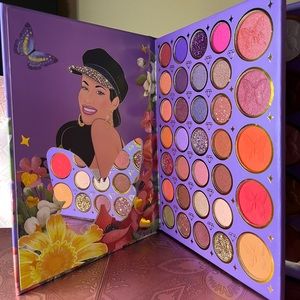 COMBO SELENA PALLET WITH 6 LIPSTICKS BRAND NEW!🎅🏻🧑🏻‍🎄